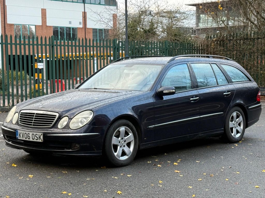 Mercedes-Benz E-class 3.0 E320 CDI Avantgarde G-Tronic 5dr — photo 13 of 45