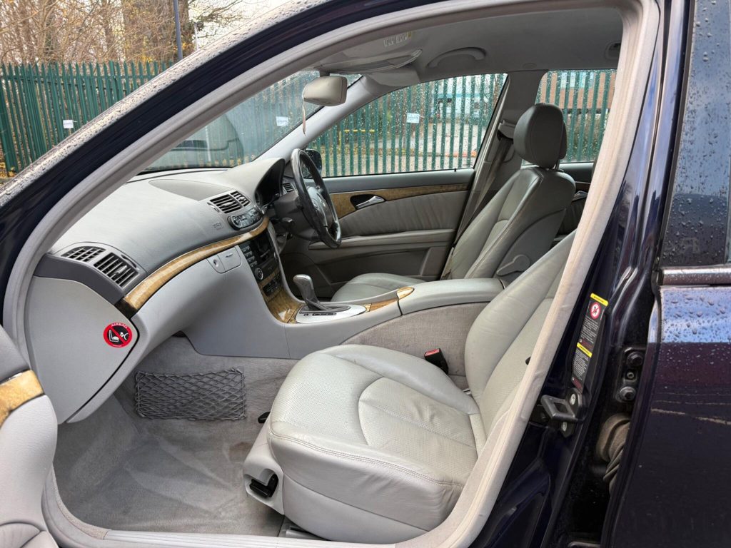 Mercedes-Benz E-class 3.0 E320 CDI Avantgarde G-Tronic 5dr — photo 19 of 45