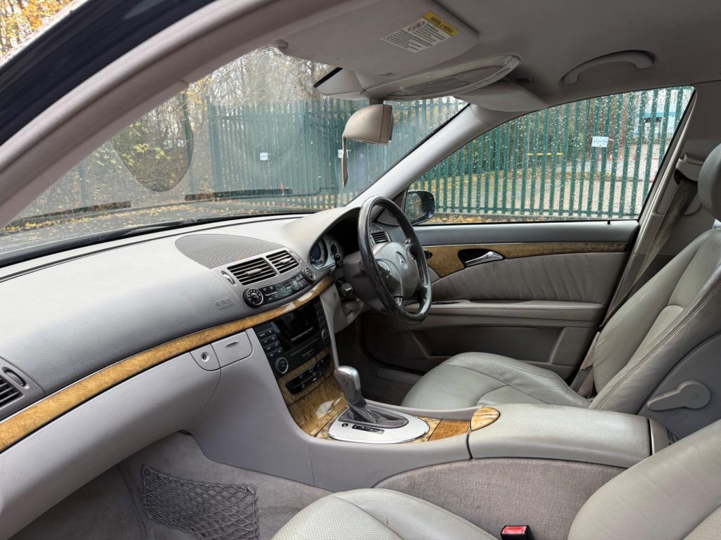 Mercedes-Benz E-class 3.0 E320 CDI Avantgarde G-Tronic 5dr — photo 22 of 45