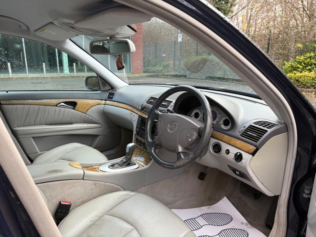 Mercedes-Benz E-class 3.0 E320 CDI Avantgarde G-Tronic 5dr — photo 26 of 45