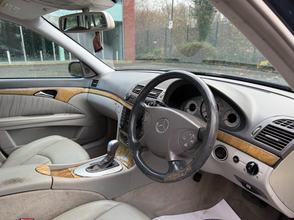 Mercedes-Benz E-class 3.0 E320 CDI Avantgarde G-Tronic 5dr — photo 27 of 45