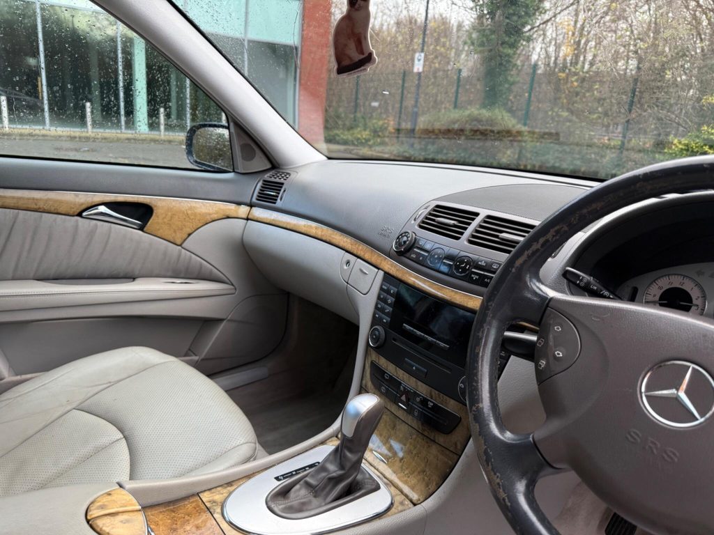 Mercedes-Benz E-class 3.0 E320 CDI Avantgarde G-Tronic 5dr — photo 29 of 45