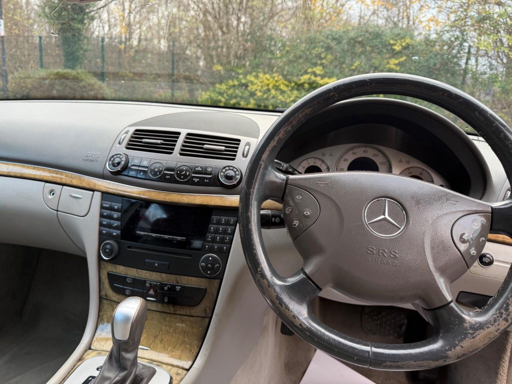 Mercedes-Benz E-class 3.0 E320 CDI Avantgarde G-Tronic 5dr — photo 31 of 45