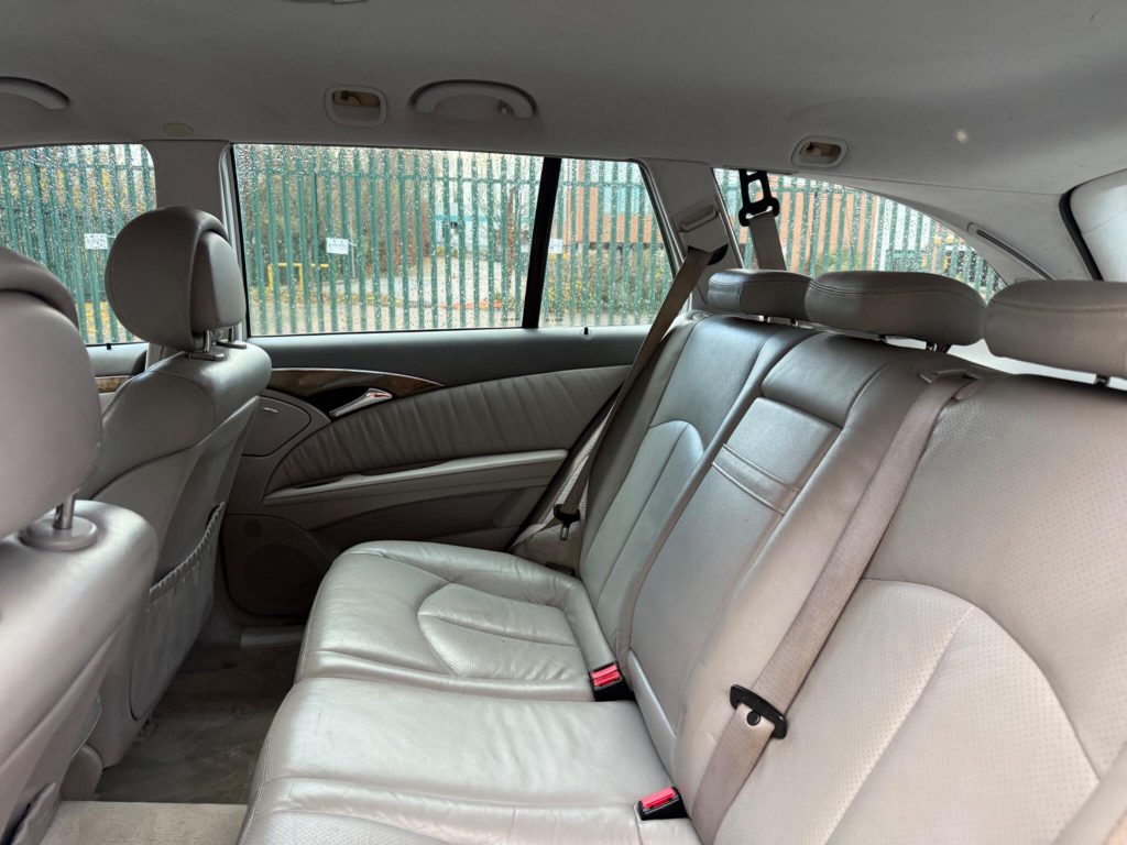 Mercedes-Benz E-class 3.0 E320 CDI Avantgarde G-Tronic 5dr — photo 42 of 45